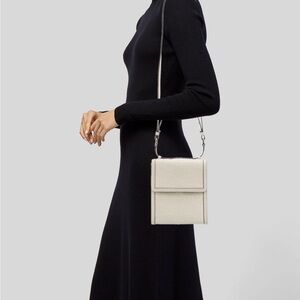 Gucci Elegant Cream Crossbody Bag